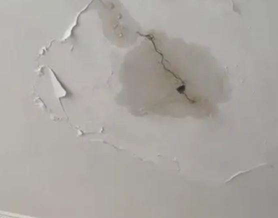 西乌珠穆沁阳台漏水维修公司分享下屋面防水工程质量问题原因分析